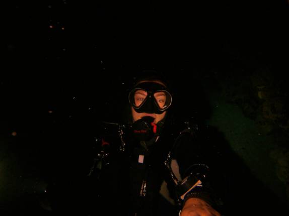 Mergulhando na caverna alagada de Ginnie Springs, na Flórida, nos Estados Unidos